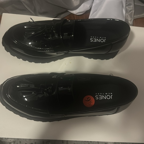 Beautiful Loafers - Picture 2 of 4